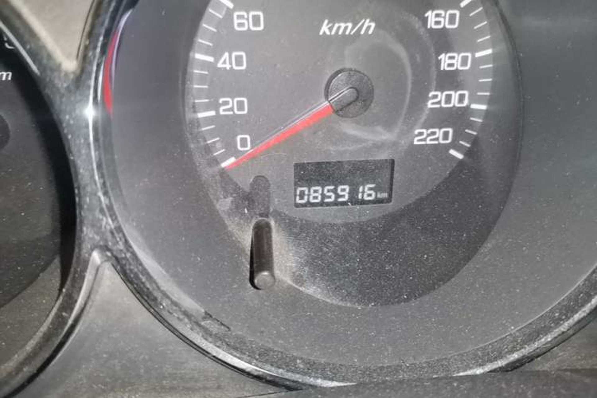Used Dongfeng Aeolus H30 2013 CROSS 1.6L Manual Luxury Model Odometer Close Up