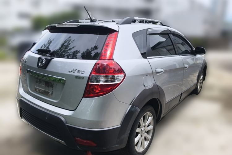 Used Dongfeng Aeolus H30 2013 CROSS 1.5L Automatic Zunyi Model Rear Right 45 Deg