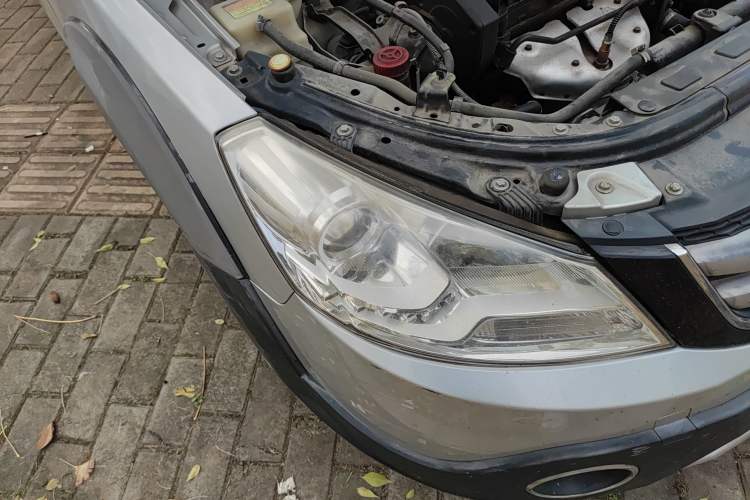 Used Dongfeng Aeolus H30 2013 CROSS 1.6L Manual Zunyi Model Right Front Headlight