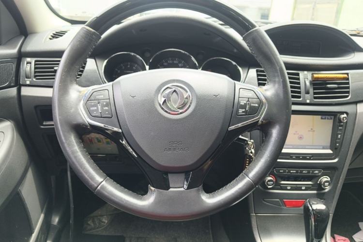 Used Dongfeng Aeolus H30 2013 CROSS 1.5L Automatic Zunyi Model Steering Wheel