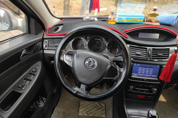 Used Dongfeng Aeolus H30 2013 CROSS 1.6L Manual Zunyi Model Steering Wheel