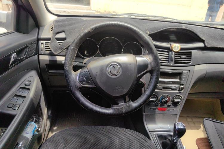 Used Dongfeng Aeolus H30 2013 CROSS 1.6L Manual Luxury Model Steering Wheel