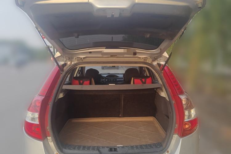Used Dongfeng Aeolus H30 2013 CROSS 1.6L Manual Luxury Model Trunk