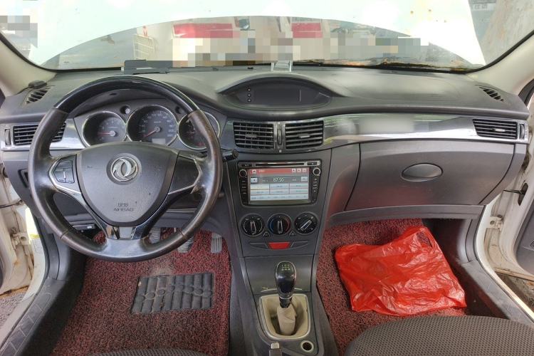 Used Dongfeng Aeolus H30 2013 CROSS 1.6L Manual Luxury Model Center Console