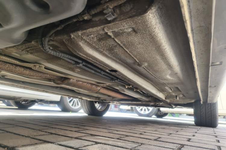 Used Dongfeng Aeolus H30 2013 CROSS 1.6L Manual Zunyi Model Chassis Rear Right
