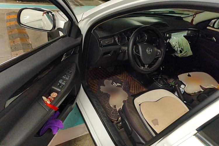 Used Dongfeng Aeolus H30 2013 CROSS 1.5L Automatic Zunyi Model Driver Seat