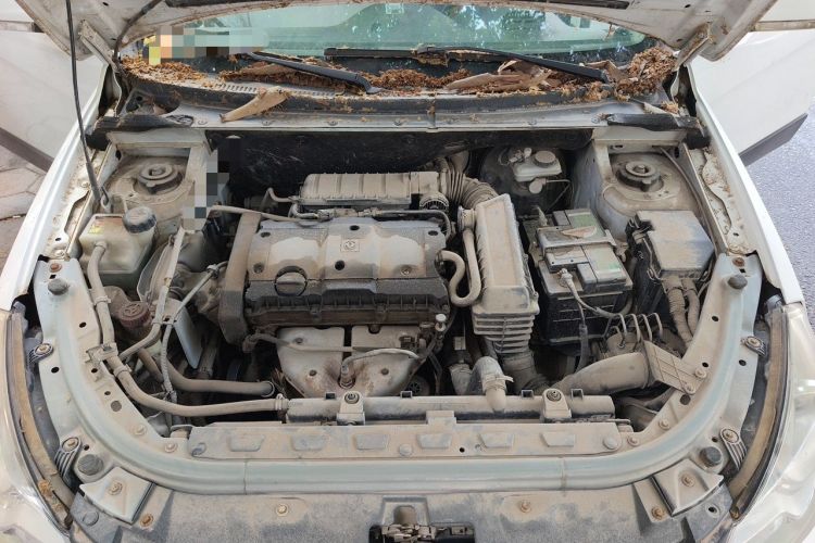 Used Dongfeng Aeolus H30 2013 CROSS 1.6L Manual Luxury Model Engine Bay