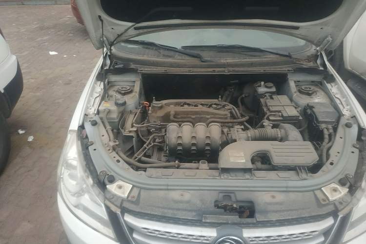 Used Dongfeng Aeolus H30 2013 CROSS 1.5L Automatic Luxury Model Engine Bay Right