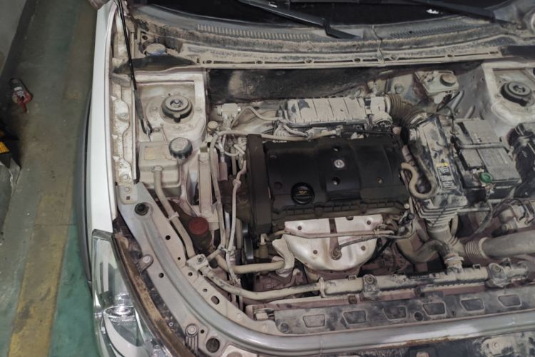 Used Dongfeng Aeolus H30 2013 CROSS 1.6L Manual Luxury Model Engine Bay Right