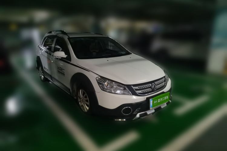 Used Dongfeng Aeolus H30 2013 CROSS 1.5L Manual Luxury Model Front Right 45 Deg