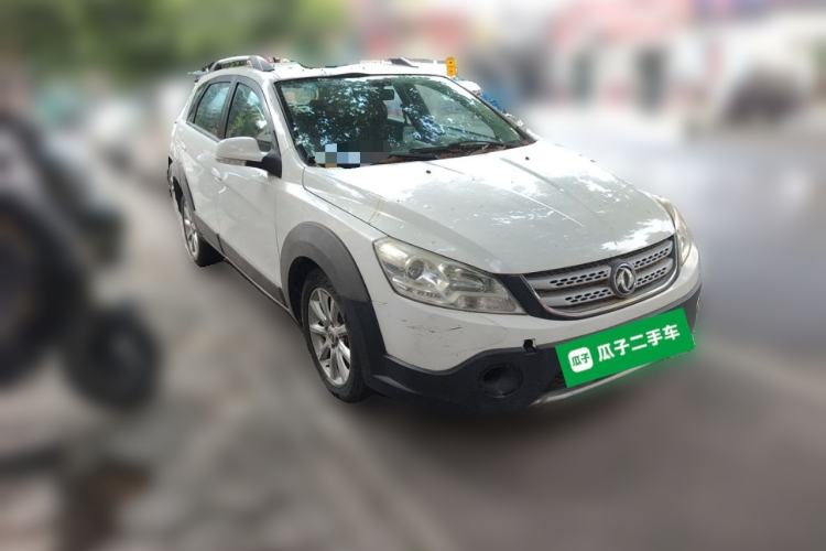 Used Dongfeng Aeolus H30 2013 CROSS 1.6L Manual Luxury Model Front Right 45 Deg