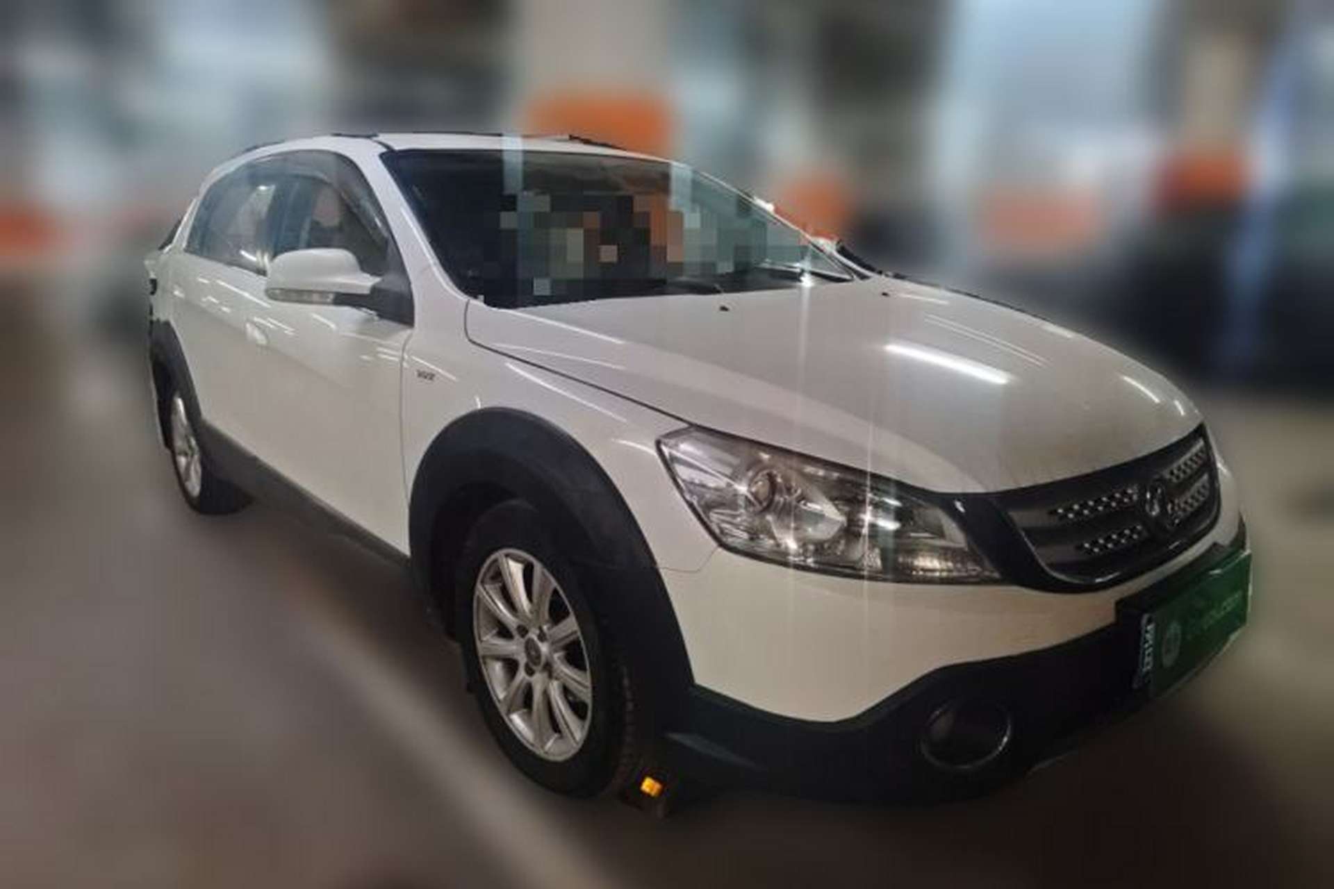 Used Dongfeng Aeolus H30 2013 CROSS 1.5L Automatic Luxury Model Front Right 45 Deg