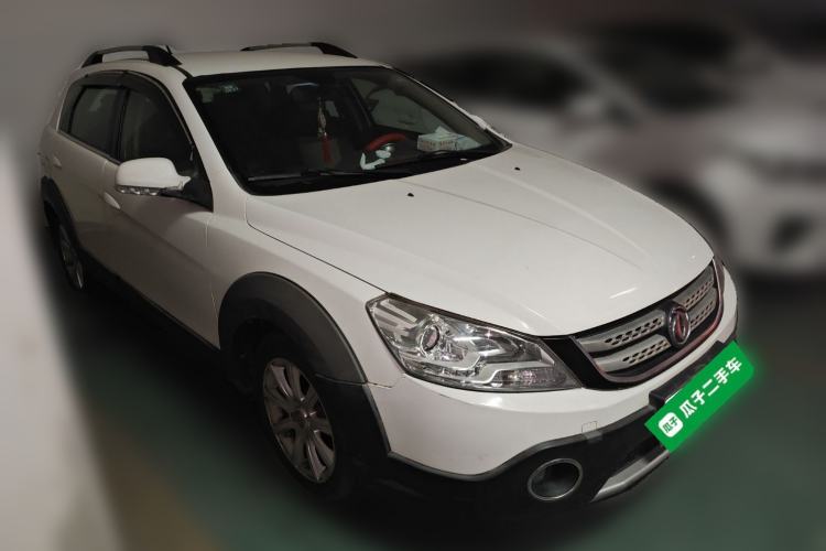 Used Dongfeng Aeolus H30 2013 CROSS 1.6L Manual Luxury Model Front Right 45 Deg