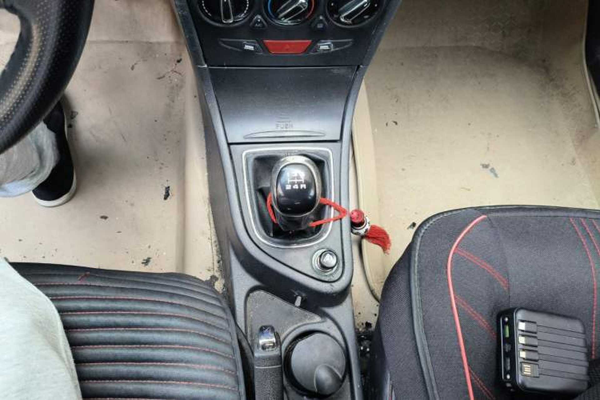 Used Dongfeng Aeolus H30 2013 CROSS 1.6L Manual Luxury Model Gear Lever
