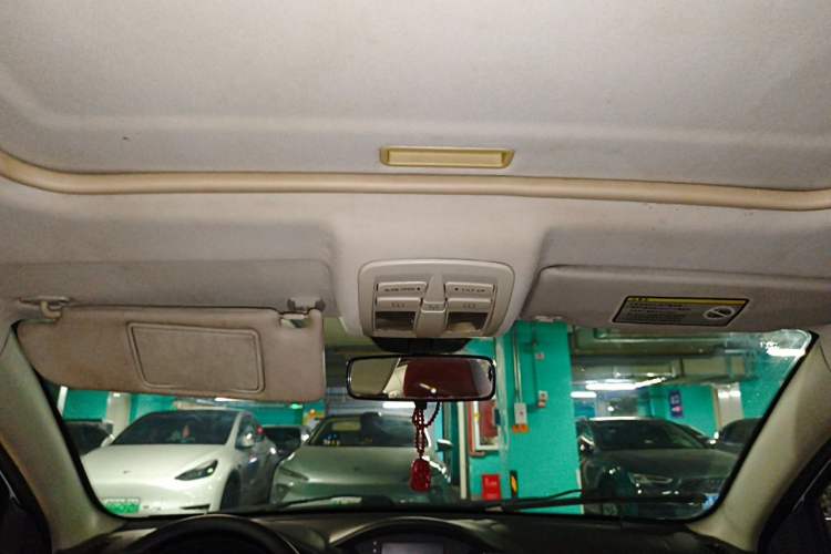 Used Dongfeng Aeolus H30 2013 CROSS 1.5L Automatic Zunyi Model Headliner