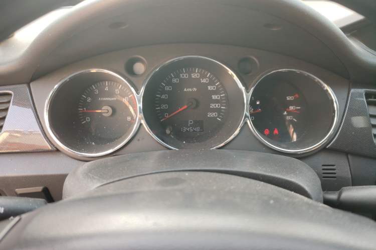 Used Dongfeng Aeolus H30 2013 CROSS 1.5L Automatic Luxury Model Instrument Cluster