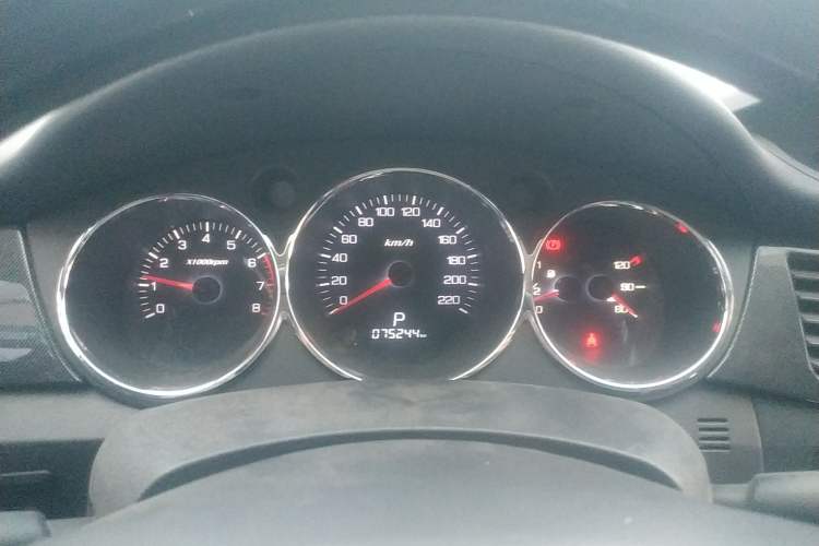 Used Dongfeng Aeolus H30 2013 CROSS 1.5L Automatic Luxury Model Instrument Cluster
