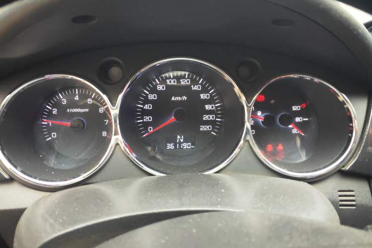 Used Dongfeng Aeolus H30 2013 CROSS 1.5L Automatic Luxury Model Instrument Cluster