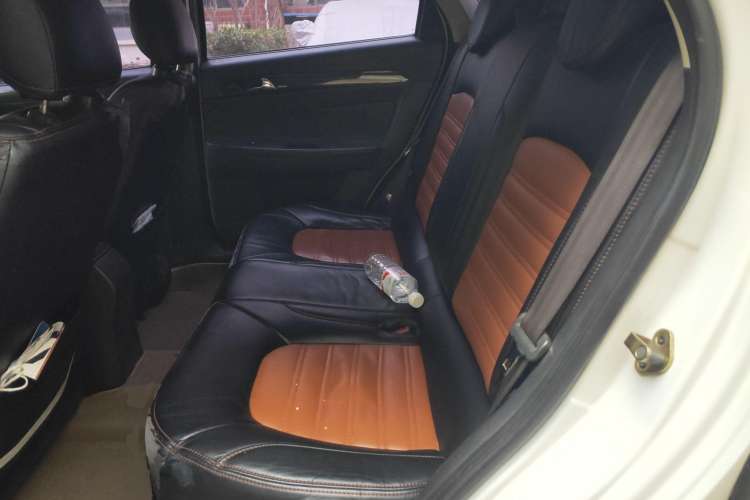 Used Dongfeng Aeolus H30 2013 CROSS 1.5L Automatic Luxury Model Left Rear Seat