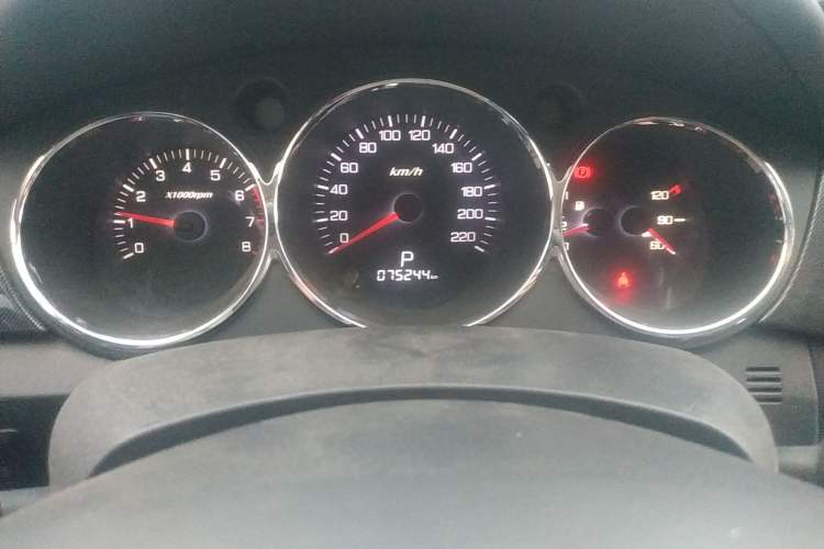 Used Dongfeng Aeolus H30 2013 CROSS 1.5L Automatic Luxury Model Odometer Close Up