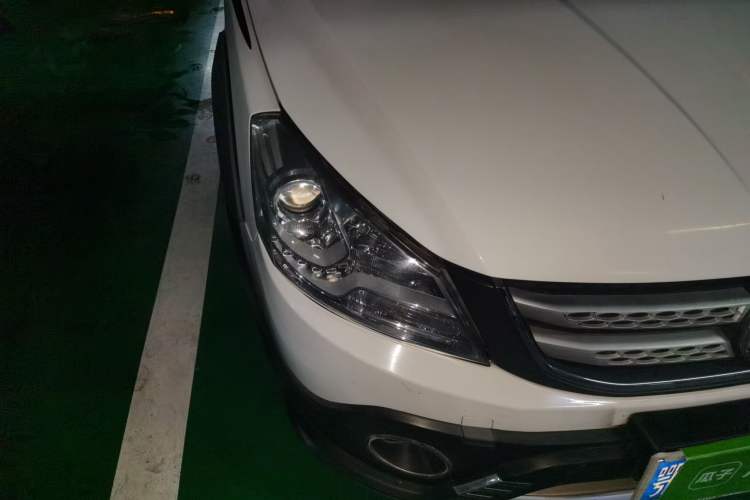 Used Dongfeng Aeolus H30 2013 CROSS 1.5L Manual Luxury Model Right Front Headlight