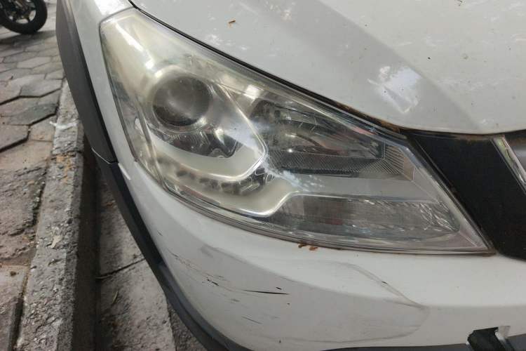 Used Dongfeng Aeolus H30 2013 CROSS 1.6L Manual Luxury Model Right Front Headlight