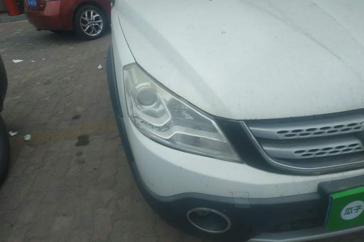 Used Dongfeng Aeolus H30 2013 CROSS 1.5L Automatic Luxury Model Right Front Headlight
