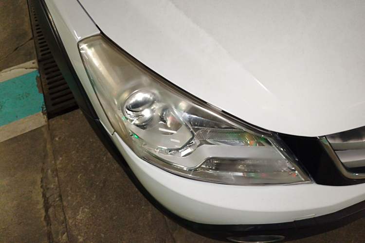 Used Dongfeng Aeolus H30 2013 CROSS 1.5L Automatic Zunyi Model Right Front Headlight