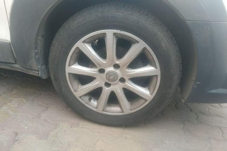 Used Dongfeng Aeolus H30 2013 CROSS 1.5L Automatic Luxury Model Right Front Wheel Hub