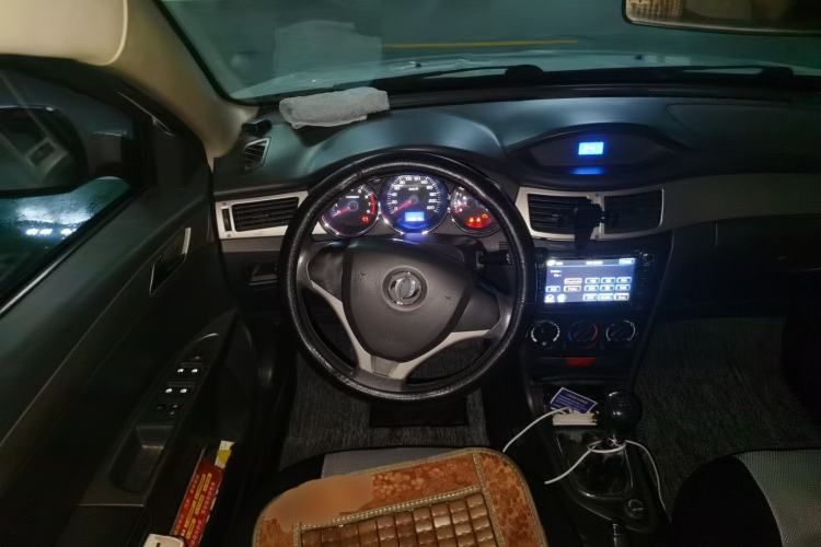 Used Dongfeng Aeolus H30 2013 CROSS 1.5L Manual Luxury Model Steering Wheel