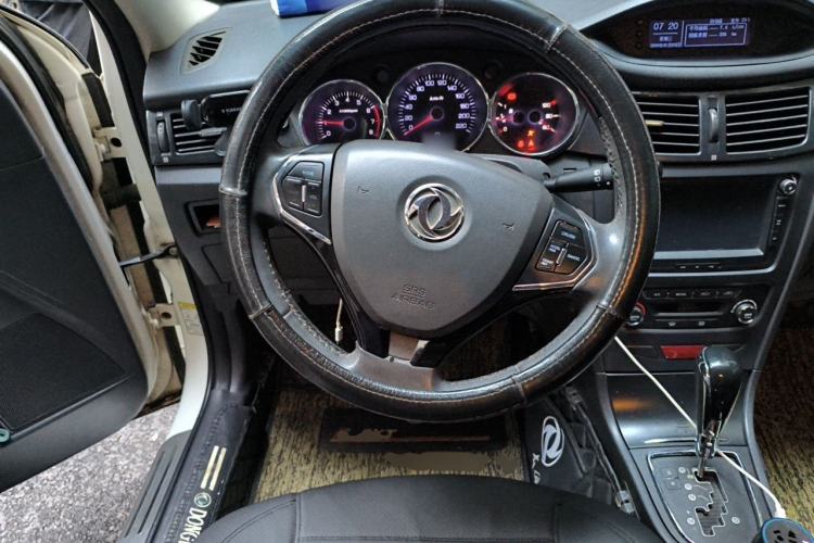 Used Dongfeng Aeolus H30 2013 CROSS 1.5L Automatic Zunyi Model Steering Wheel