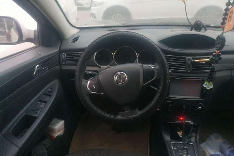 Used Dongfeng Aeolus H30 2013 CROSS 1.5L Automatic Luxury Model Steering Wheel