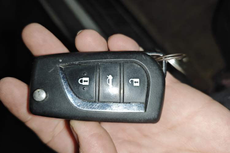 Used Dongfeng Aeolus H30 2013 CROSS 1.6L Manual Luxury Model Vehicle Key