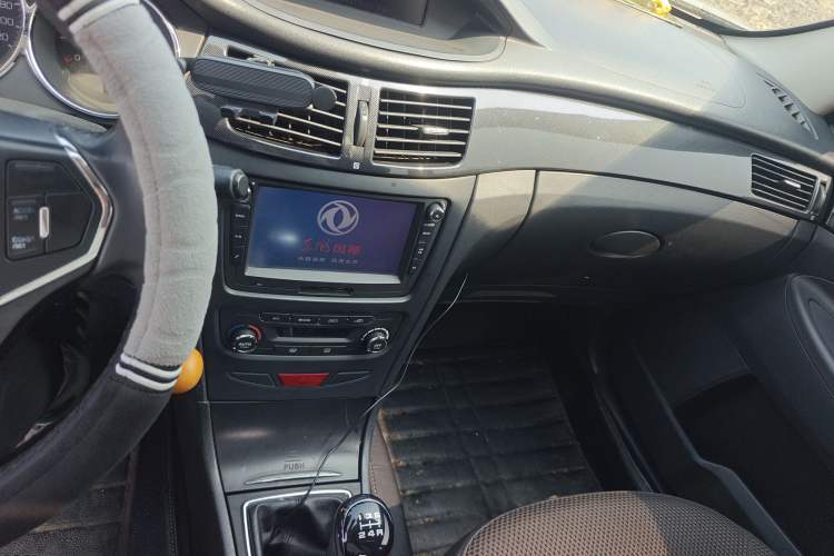 Used Dongfeng Aeolus H30 2013 CROSS 1.5L Manual Zunyi Model Audio And AC Panel