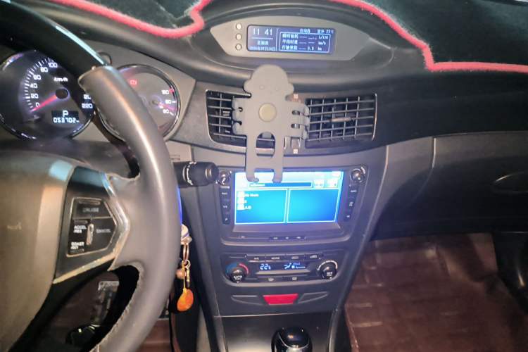 Used Dongfeng Aeolus H30 2013 CROSS 1.5L Automatic Zunyi Model Audio And AC Panel