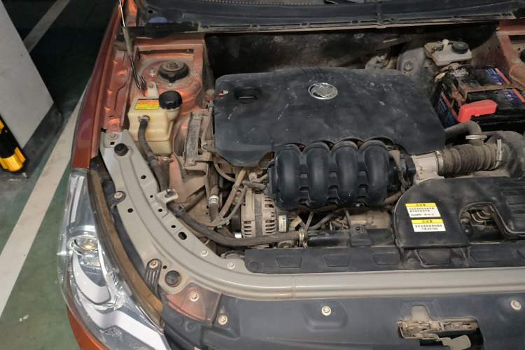 Used Dongfeng Aeolus H30 2013 CROSS 1.5L Automatic Zunyi Model Engine Bay Right
