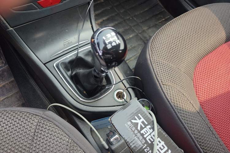Used Dongfeng Aeolus H30 2013 CROSS 1.5L Manual Zunyi Model Gear Lever