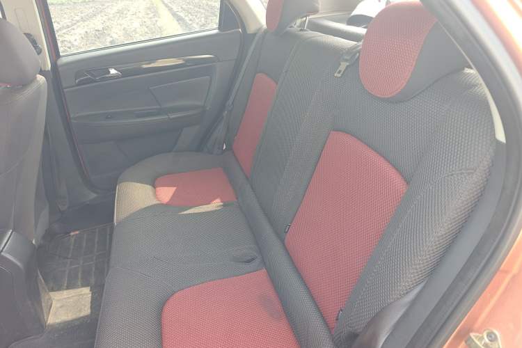Used Dongfeng Aeolus H30 2013 CROSS 1.5L Manual Zunyi Model Left Rear Seat