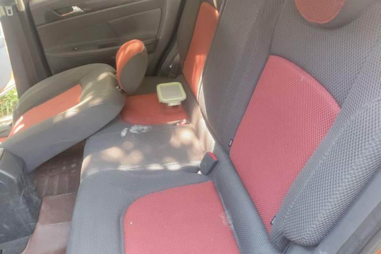 Used Dongfeng Aeolus H30 2013 CROSS 1.6L Manual Luxury Model Left Rear Seat