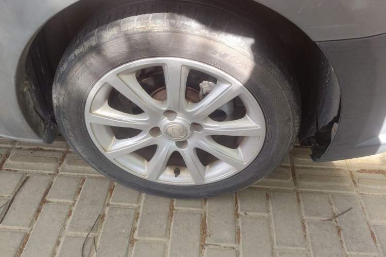Used Dongfeng Aeolus H30 2013 CROSS 1.6L Manual Luxury Model Right Front Wheel Hub