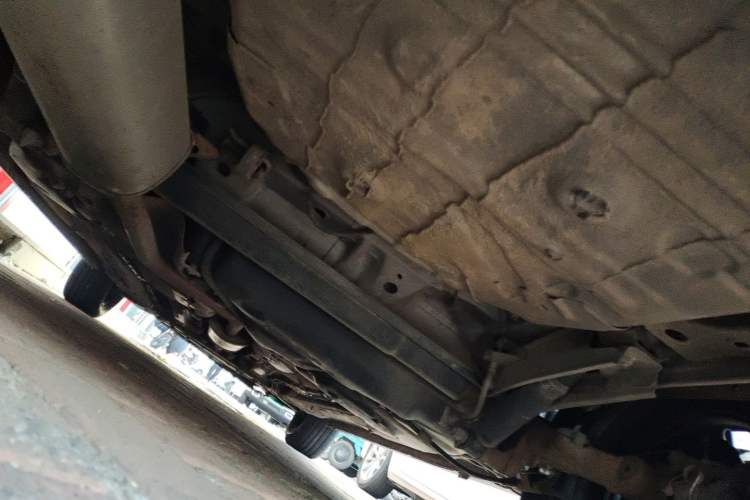 Used Dongfeng Aeolus H30 2014 CROSS 1.5L Manual Gratitude Edition Chassis Rear