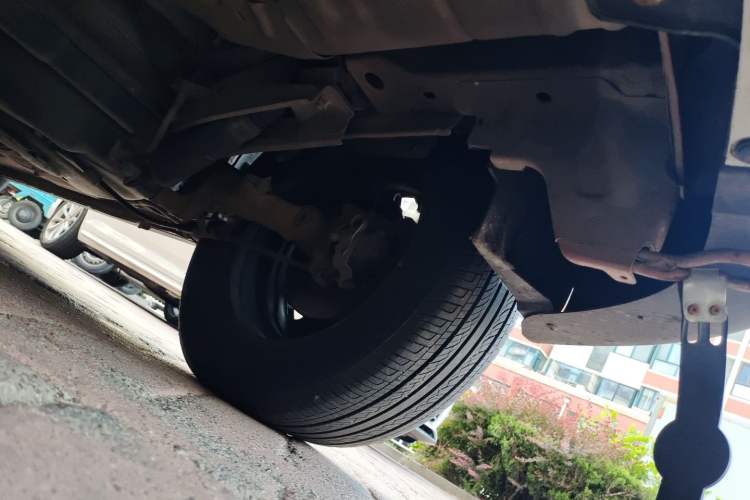 Used Dongfeng Aeolus H30 2014 CROSS 1.5L Manual Gratitude Edition Chassis Rear Right