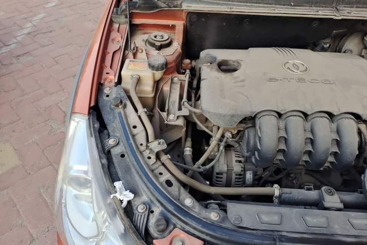 Used Dongfeng Aeolus H30 2014 CROSS 1.5L Manual Gratitude Edition Engine Bay Right