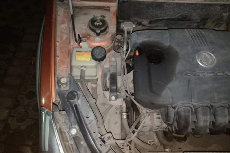 Used Dongfeng Aeolus H30 2014 CROSS 1.5L Manual Smart Drive Gratitude Edition Engine Bay Right