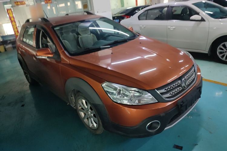 Used Dongfeng Aeolus H30 2014 CROSS 1.5L Manual Gratitude Edition Front Right 45 Deg