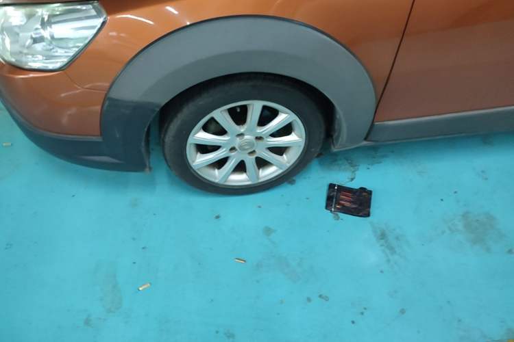 Used Dongfeng Aeolus H30 2014 CROSS 1.5L Manual Gratitude Edition Left Front Wheel Hub