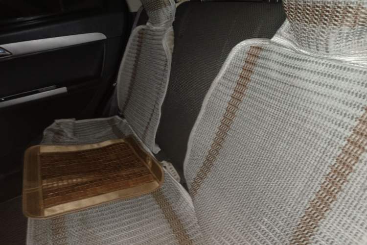 Used Dongfeng Aeolus H30 2014 CROSS 1.5L Manual Smart Drive Gratitude Edition Left Rear Seat