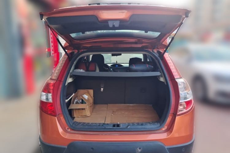 Used Dongfeng Aeolus H30 2014 CROSS 1.5L Manual Gratitude Edition Trunk