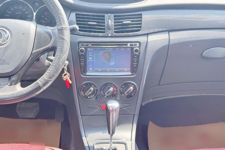 Used Dongfeng Aeolus H30 2014 CROSS 1.5L Automatic Luxury Model Audio And AC Panel