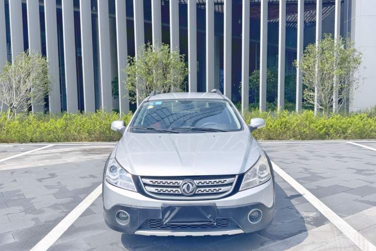 Used Dongfeng Aeolus H30 2014 CROSS 1.5L Automatic Luxury Model Exterior 1